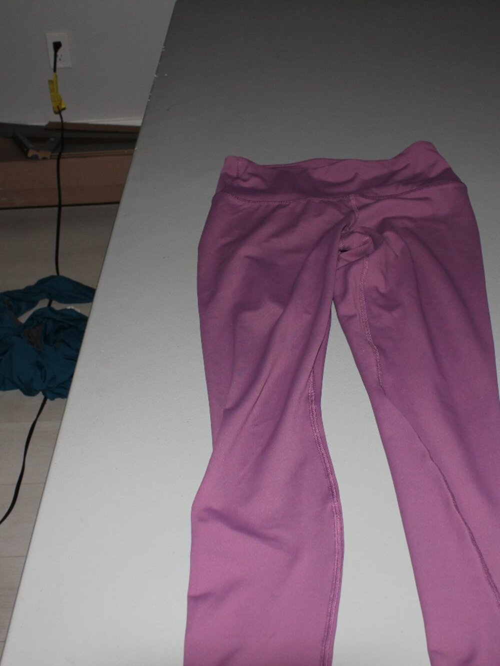 Daphnee Purple 90 Degree Leggings Size Small New